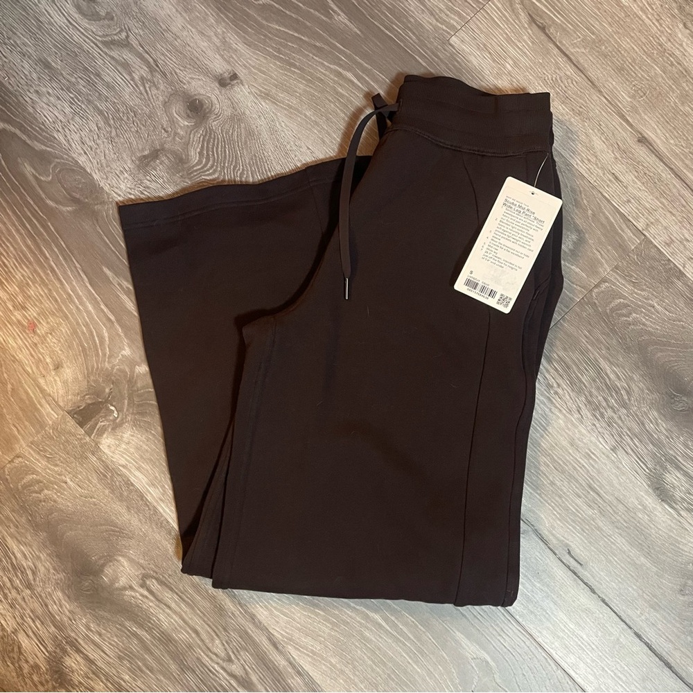 Lululemon scuba mid rise wide leg pant